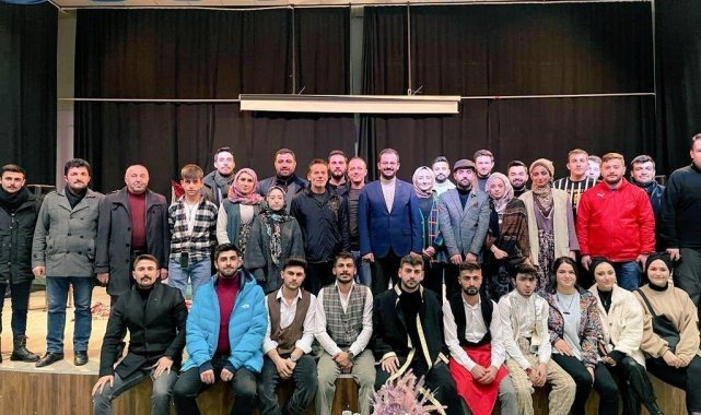 Ak tiyatro ekibi Aşkale'de sahneye çıktı