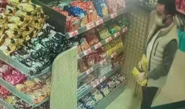 Akaryakıt istasyonunda oto kokusu hırsızlığı: Ceplerine doldurup kayıplara karıştı