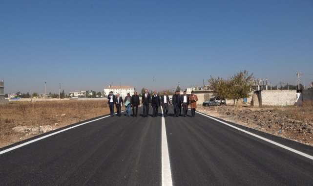 Akçakale'de yol yapım çalışmaları sürüyor