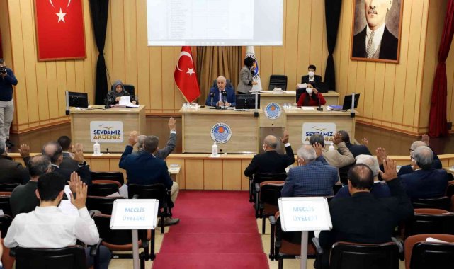 Akdeniz Belediye Meclisi, Gültak başkanlığında toplandı
