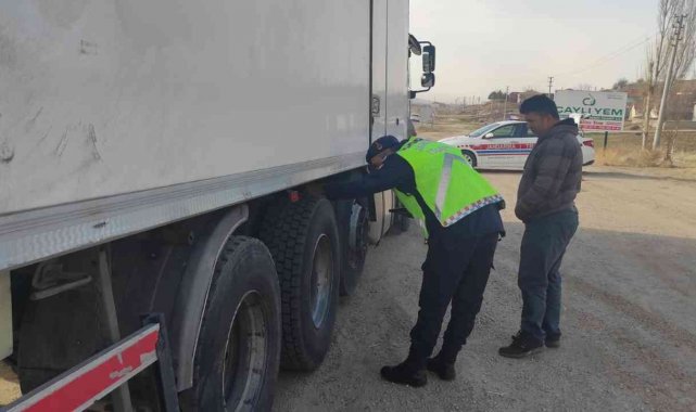 Aksaray jandarmadan kış lastiği uygulaması