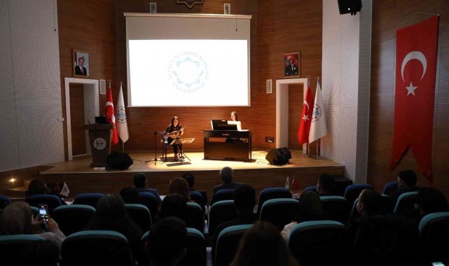 ALKÜ'de mandolin ve piyano konseri