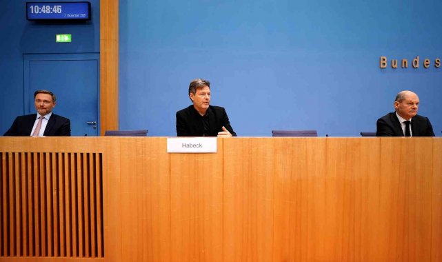 Almanya'da koalisyon anlaşması imzalandı