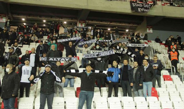 Alsancak Mustafa Denizli Stadyumu'nda ilk maç