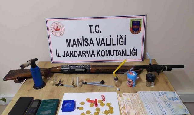 Altın ve para çalan hırsızlar jandarmadan kaçamadı