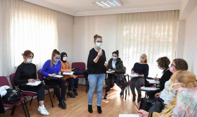 Altındağlı kadınlar İngilizce öğreniyor