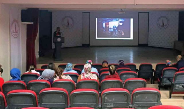 Altıntaş&#039;ta &quot;En İyi Narkotik Polisi Anne&quot; semineri