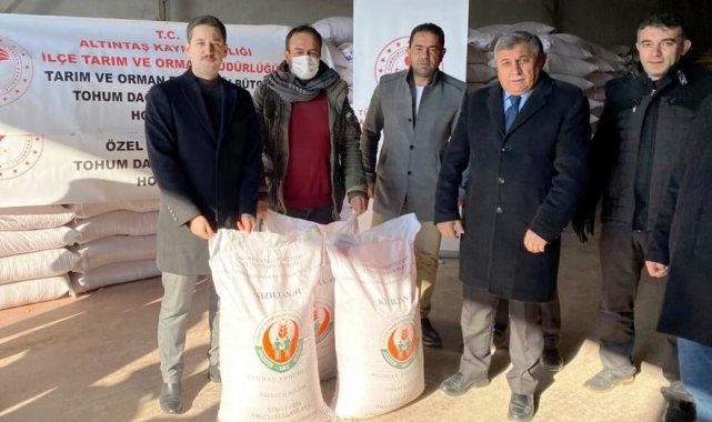 Altıntaş'ta selden zarar gören çiftçilere buğday tohumu desteği