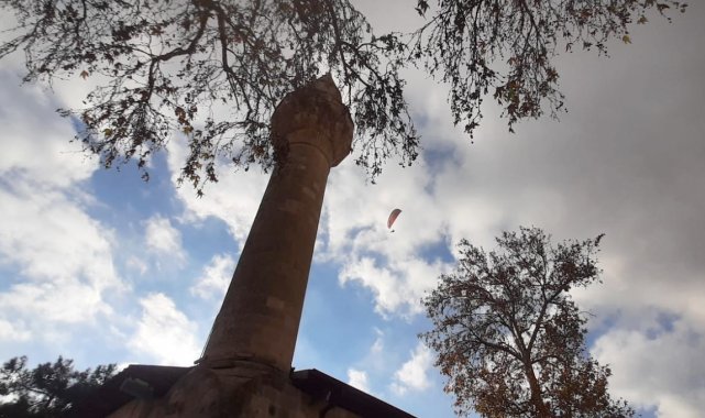 Amerikalı gezgin çift Tut ilçesinde uçtu