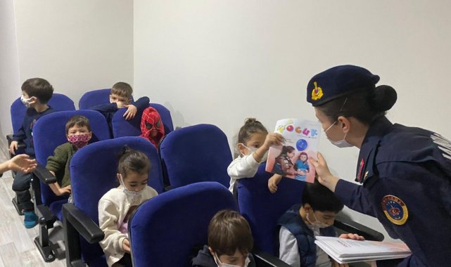Anaokulu öğrencileri "Tim Jandarma" ile tanıştı