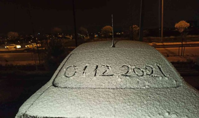 Ankara'da yüksek kesimlere mevsimin ilk karı yağdı