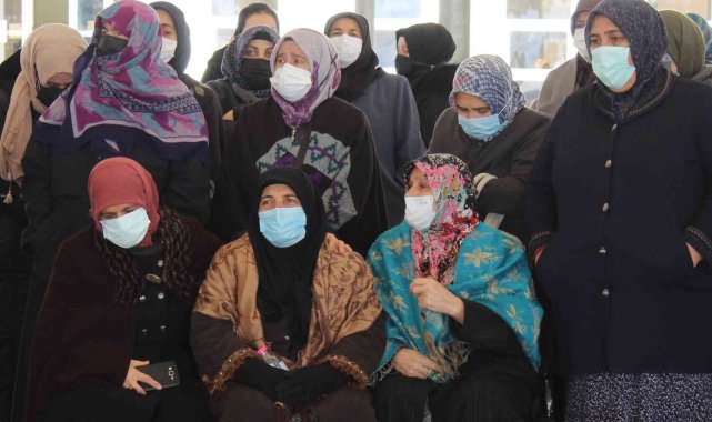 Ankara'daki otobüs kazasında hayatını kaybeden öğretmen, son yolculuğa uğurlandı