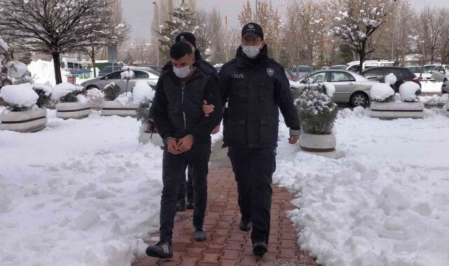 Annesini öldürmek isterken yakalanan şahıs, savcılığın itirazı üzerine tutuklandı