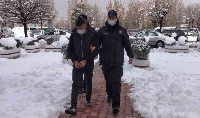Annesini öldürmeye giderken polisin yakaladığı şahıs serbest bırakıldı