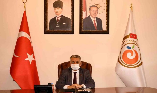 Antalya Valisi Yazıcı'dan 'aşı' çağrısı: "Yeni varyantlar aramızda dolaşıyor"