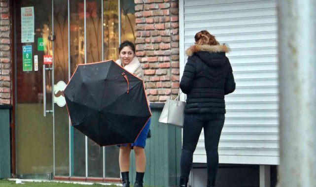 Antalya&#039;da &#039;Kırmızı&#039; kod cadde ve sokakları boşalttı