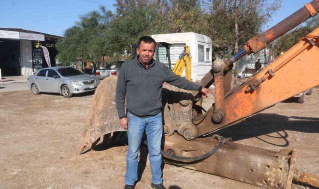 Antalya&#039;da elektrikli scooterin sürekli iş makinesine kilitlenmesi sahibini isyan ettirdi