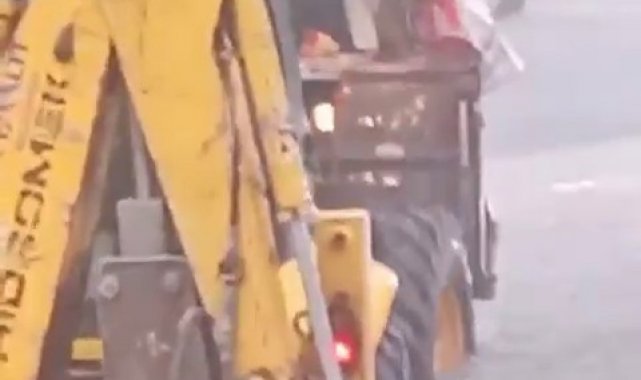 Antalya'da mahsur kalan kadınlar, kepçeyle kurtarıldılar