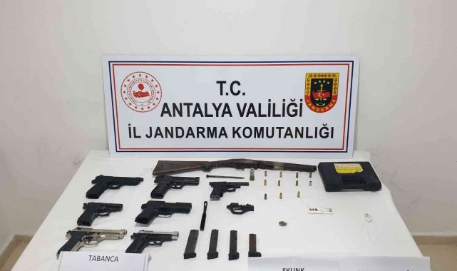 Antalya'da silah kaçakçılığı operasyonu