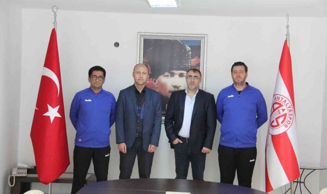 Antalyaspor Kulüp Derneğinden ilk hamle voleybola