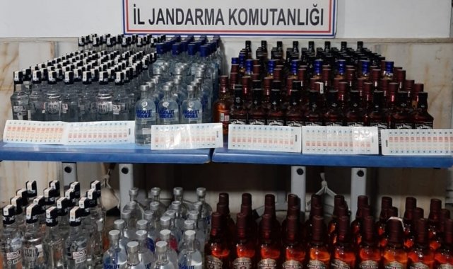 Araçlardan litrelerce sahte alkol çıktı