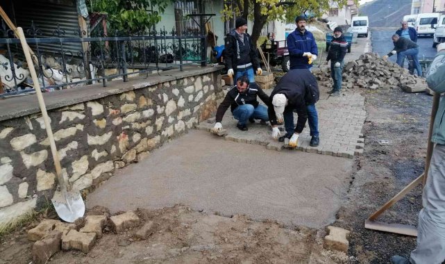 Arapgir&#039;de kilit taş ve altyapı çalışmaları hızlandı