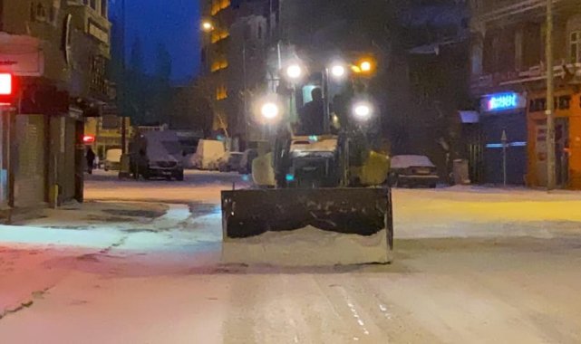 Ardahan&#039;da Belediye ekiplerinin karla mücadelesi