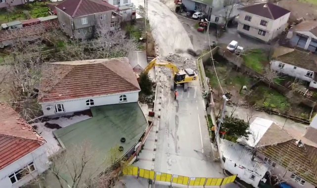 Arnavutköy'de lodostan hasar gören camii minaresinin yıkımı tamamlandı