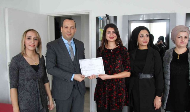 Artuklu Halk Eğitimi Merkezi'nde istihdama yönelik kurslar rağbet görüyor