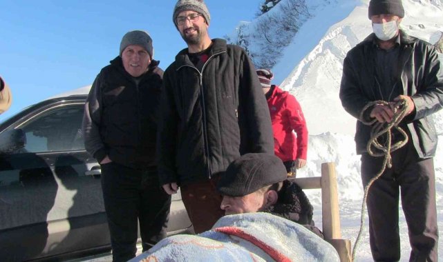 Artvin&#039;de Gürcistan sınırındaki Camili bölgesinde 4 gün sonra, 6 köyle ulaşım yeniden sağlandı