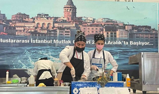 Aşçılık eğitimi gören Çeşmeli öğrencilerden büyük başarı