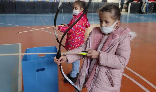 Aslanapa'da Geleneksel Türk Okçuluğu kursu açıldı