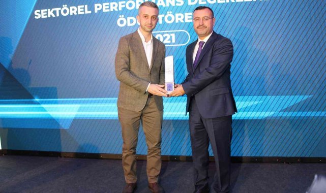 Asya Su'ya başarı ödülü