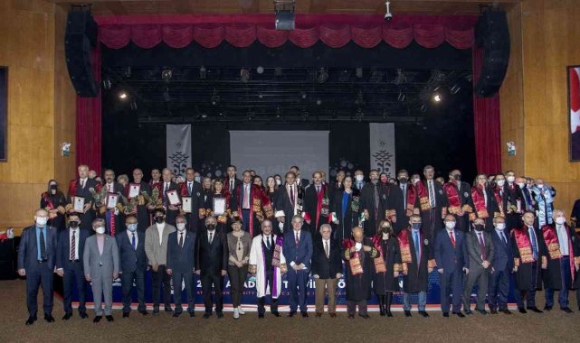 Atatürk Üniversitesi&#039;nde YÖKAK kurumsal akreditasyon belgesi takdim töreni