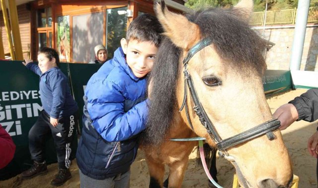 Atlı terapi eğitimleri Gebze'ye ödül getirdi