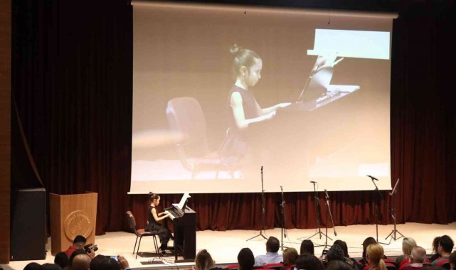 AÜ'de 'Barış Manço İle Bir Gün' etkinliği