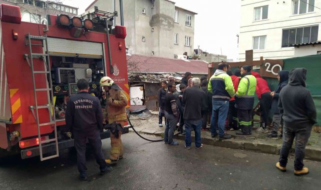Avcılar'da çocuk kibritle oynarken evi yaktı