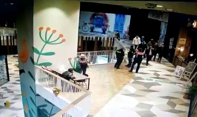 AVM savaş alanına döndü