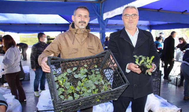 Aydın Büyükşehir Belediyesi 100 bin adet kışlık yerel fideyi vatandaşlara dağıttı