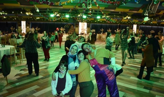 Aydın&#039;da down sendromlu öğrenciler gönüllerince eğlendi