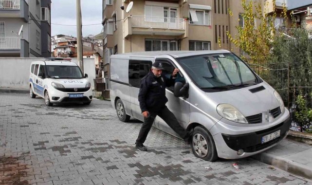 Aydın'da park halindeki 17 aracın lastiği kesildi