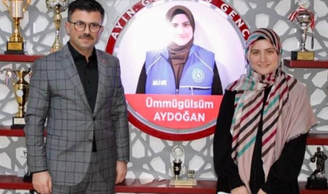 Ayın gönüllü genci Ümmügülsüm Aydoğan oldu