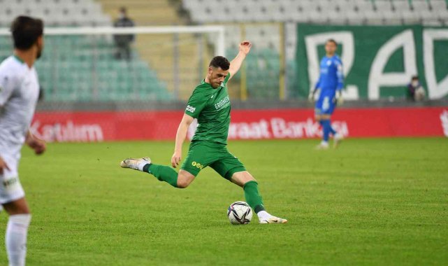 Aykut Akgün Bursaspor'a veda etti - "Bu sene bir şeylerin neden yolunda gitmediğini bir kez daha anlamış oldum"