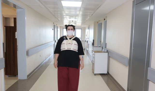 Ayşe öğretmen yapay damar ile hayata tutundu