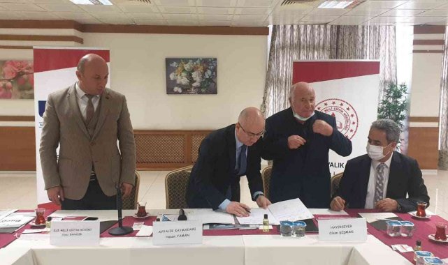 Ayvalık'ta eğitime hayırsever destekleri