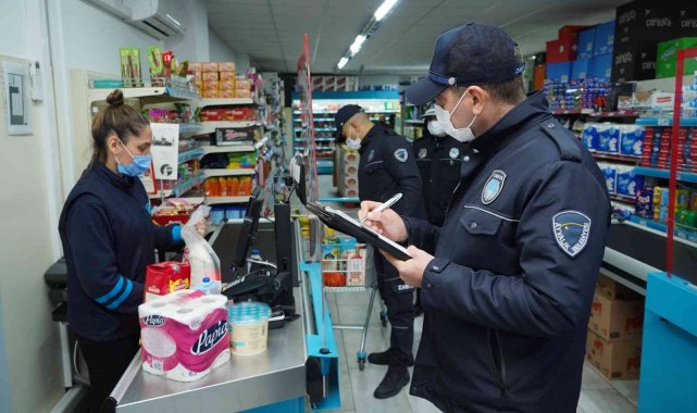 Ayvalık&#039;ta zabıta ekipleri, fahiş fiyatla satış yapanlara göz açtırmıyor