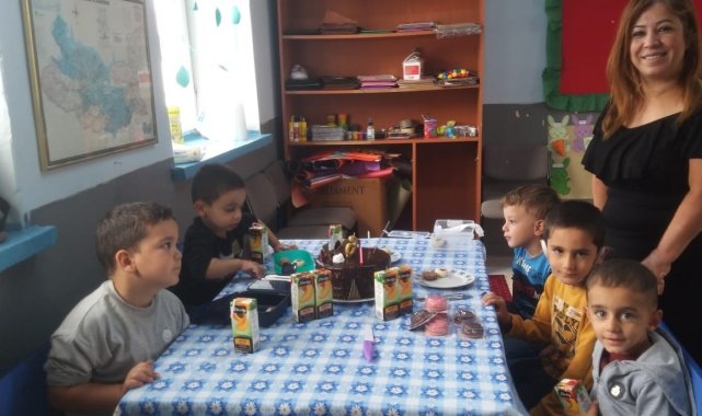 Azmin ismi Yeşim öğretmen: Engelleri aştı, 3 üniversite bitirdi 2'sine devam ediyor