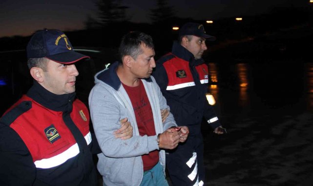 Babasını çok sayıda bıçak darbesiyle öldüren zanlıya 20 yıl hapis cezası