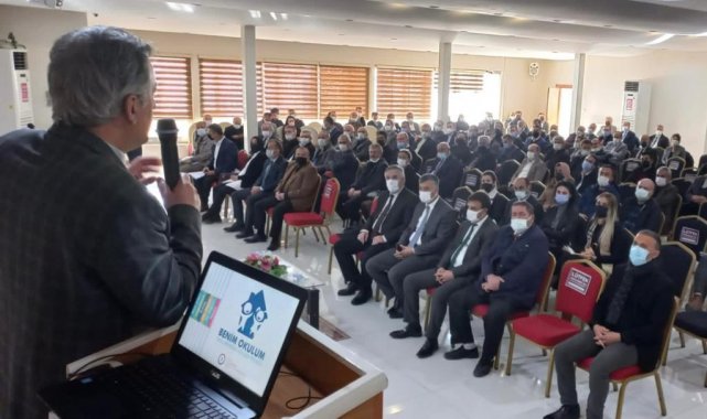 Bafra'da okullarda yürütülecek projelerin tanıtım toplantısı