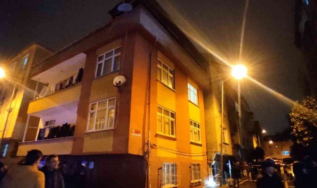 Bağcılar'da çökme tehlikesi olan iki bina boşaltıldı